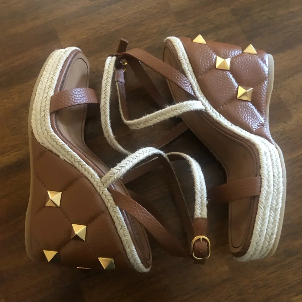 NIB $1150 Valentino Garavani Roman Stud Quilted Wedge Espadrilles in size 8/38!
